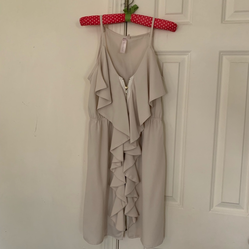 Beige/cream summer dress